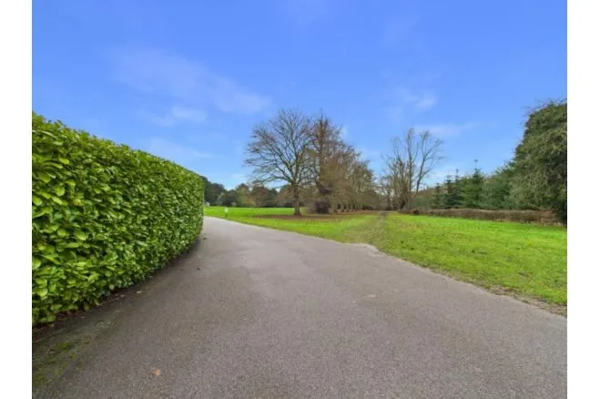 Aston Hall Drive, Aston-On-Trent, DE72, photo 17