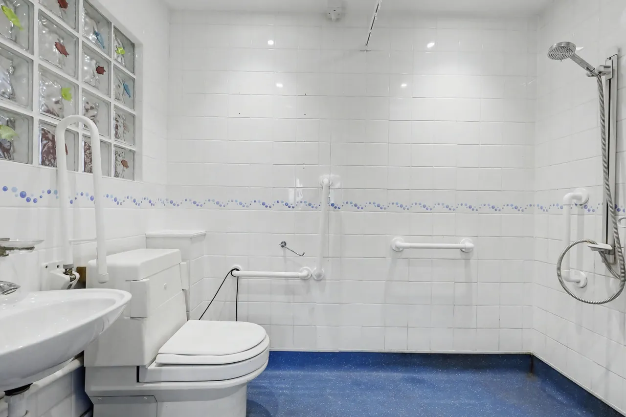 Rowantree Road, Enfield, EN2, photo 10