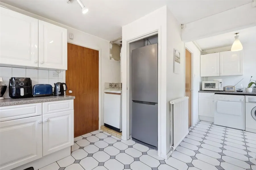 with 4 bedrooms in Harlow, CM17, photo 15