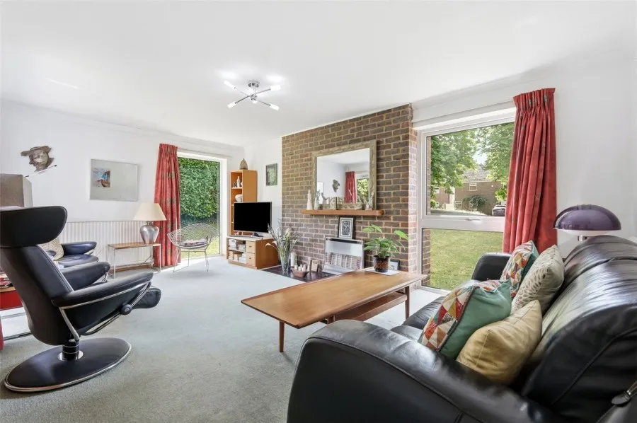 with 4 bedrooms in Harlow, CM17, photo 2