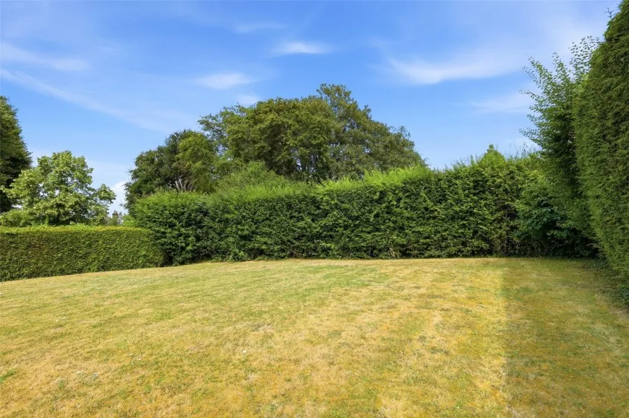 with 4 bedrooms in Harlow, CM17, photo 9