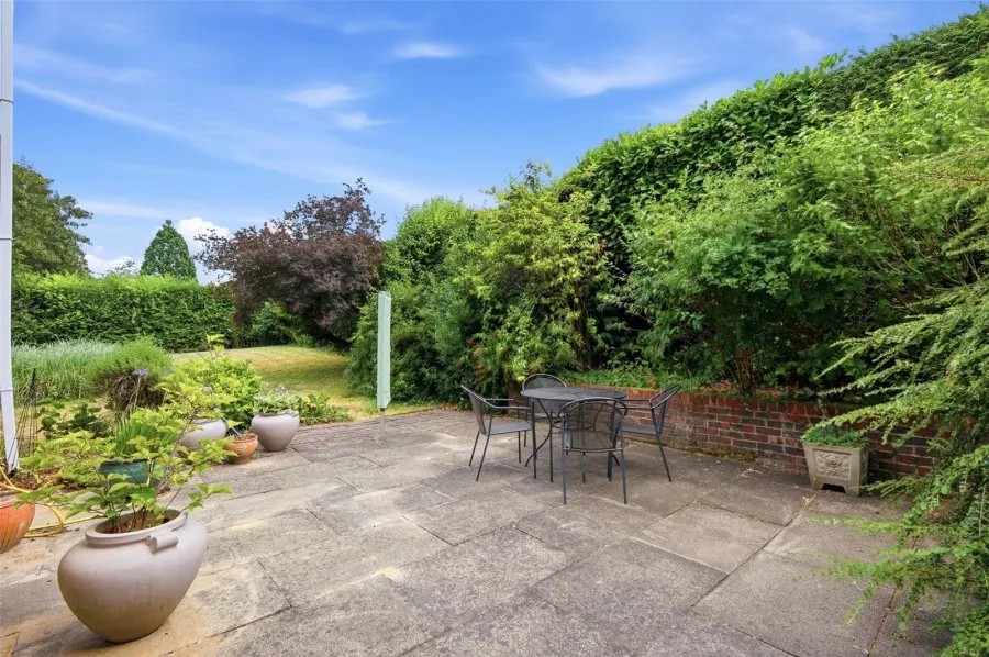 with 4 bedrooms in Harlow, CM17, photo 7