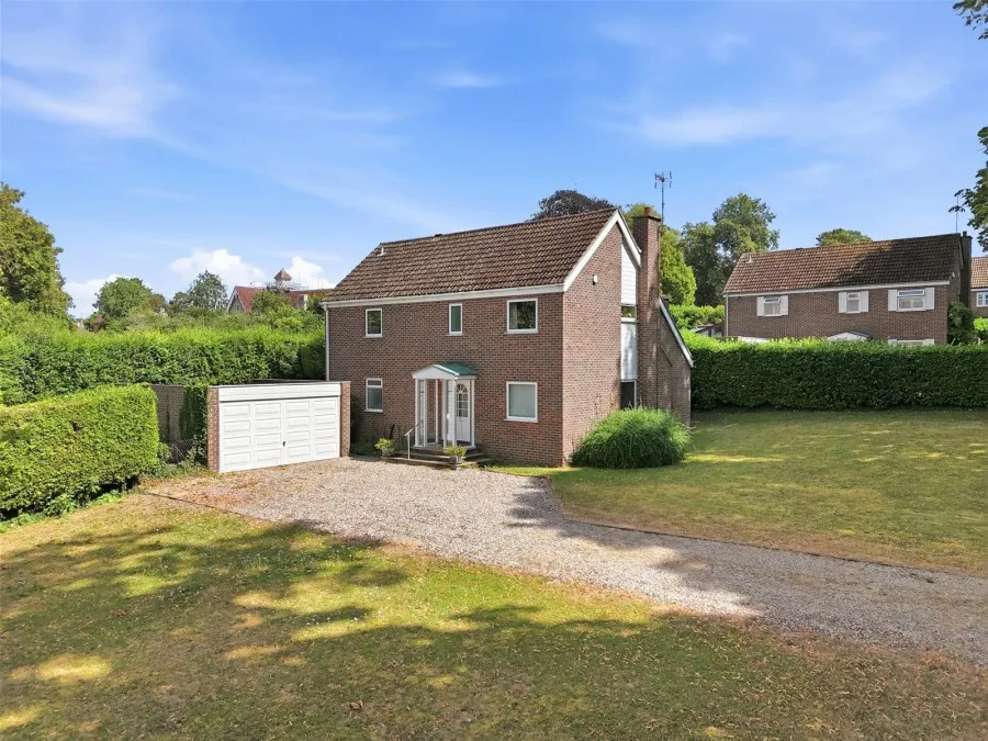 with 4 bedrooms in Harlow, CM17, photo 11