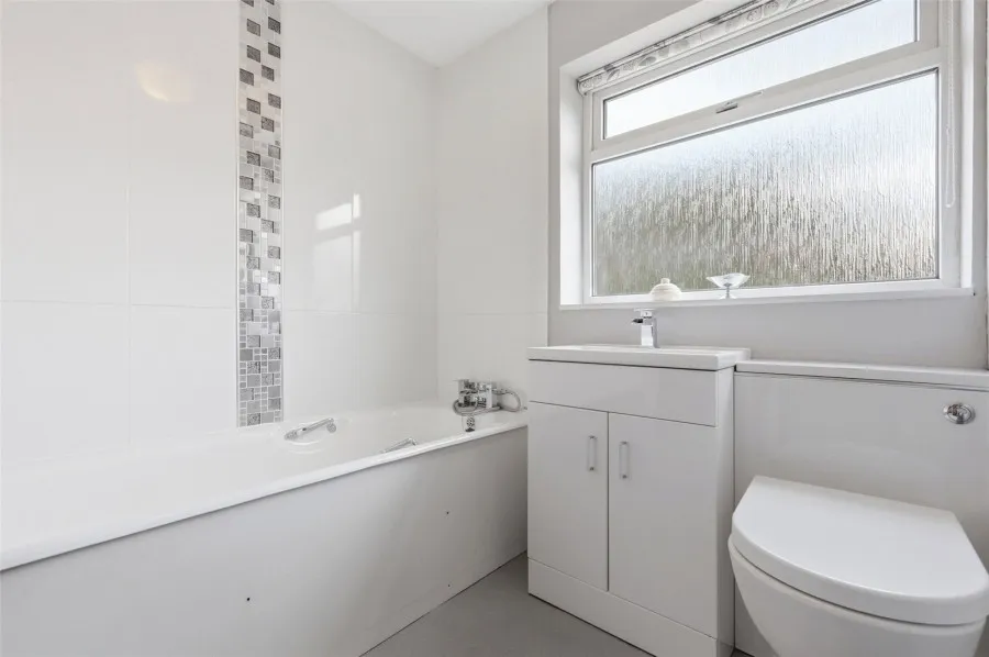 with 4 bedrooms in Harlow, CM17, photo 19