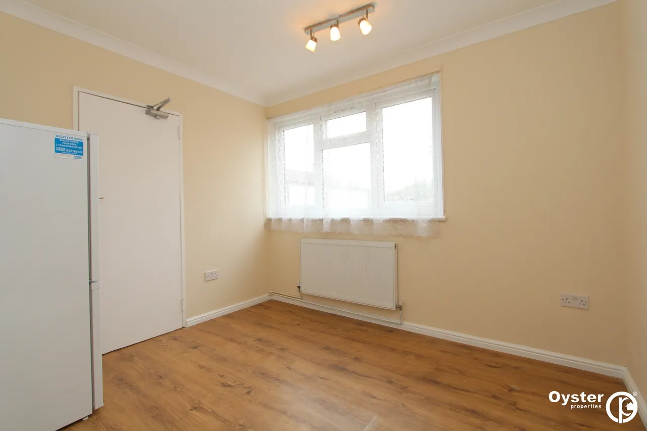 Courtenay Avenue, Harrow, HA3, photo 6