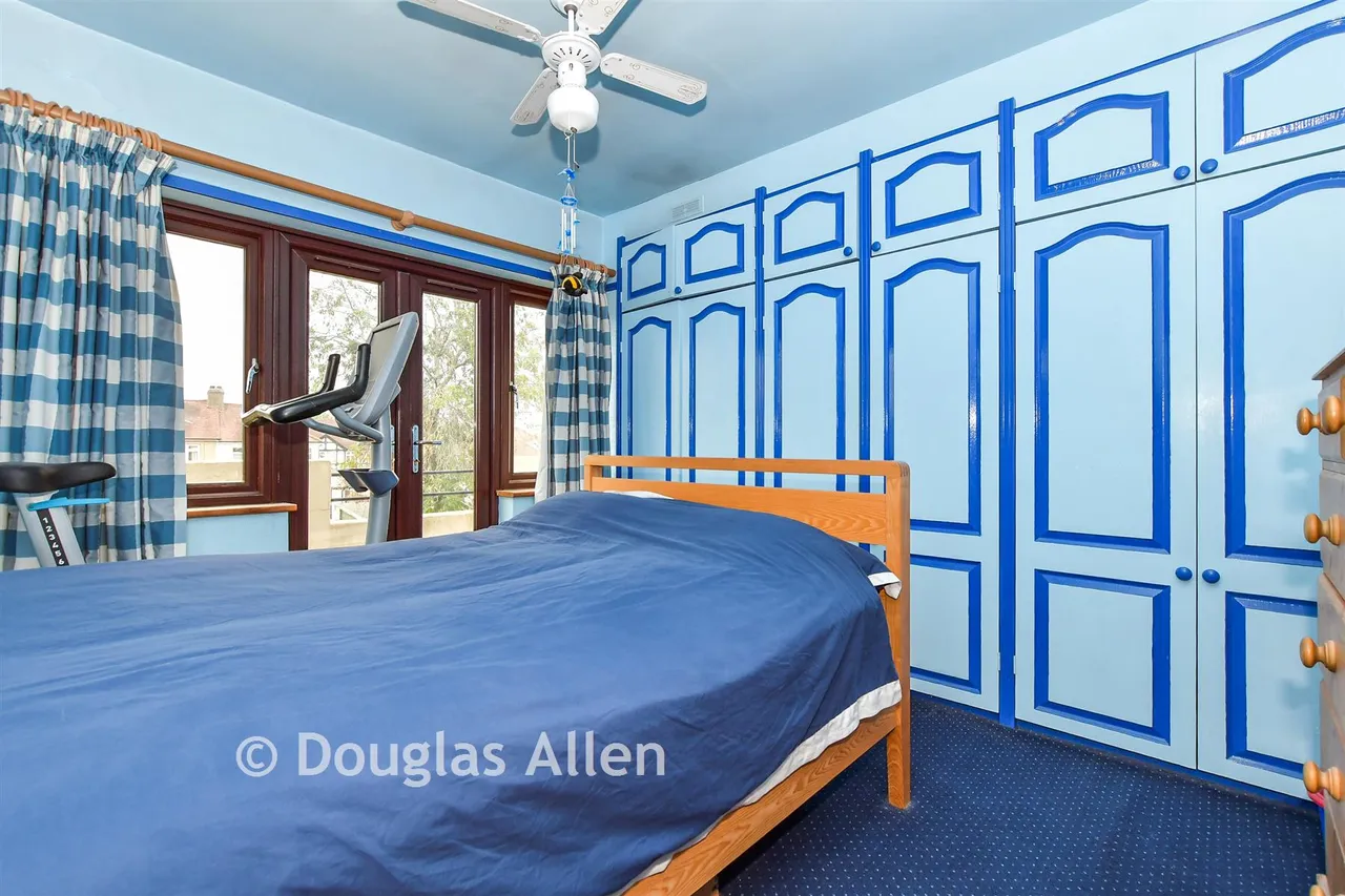 Elmhurst Drive, Hornchurch, RM11, photo 7