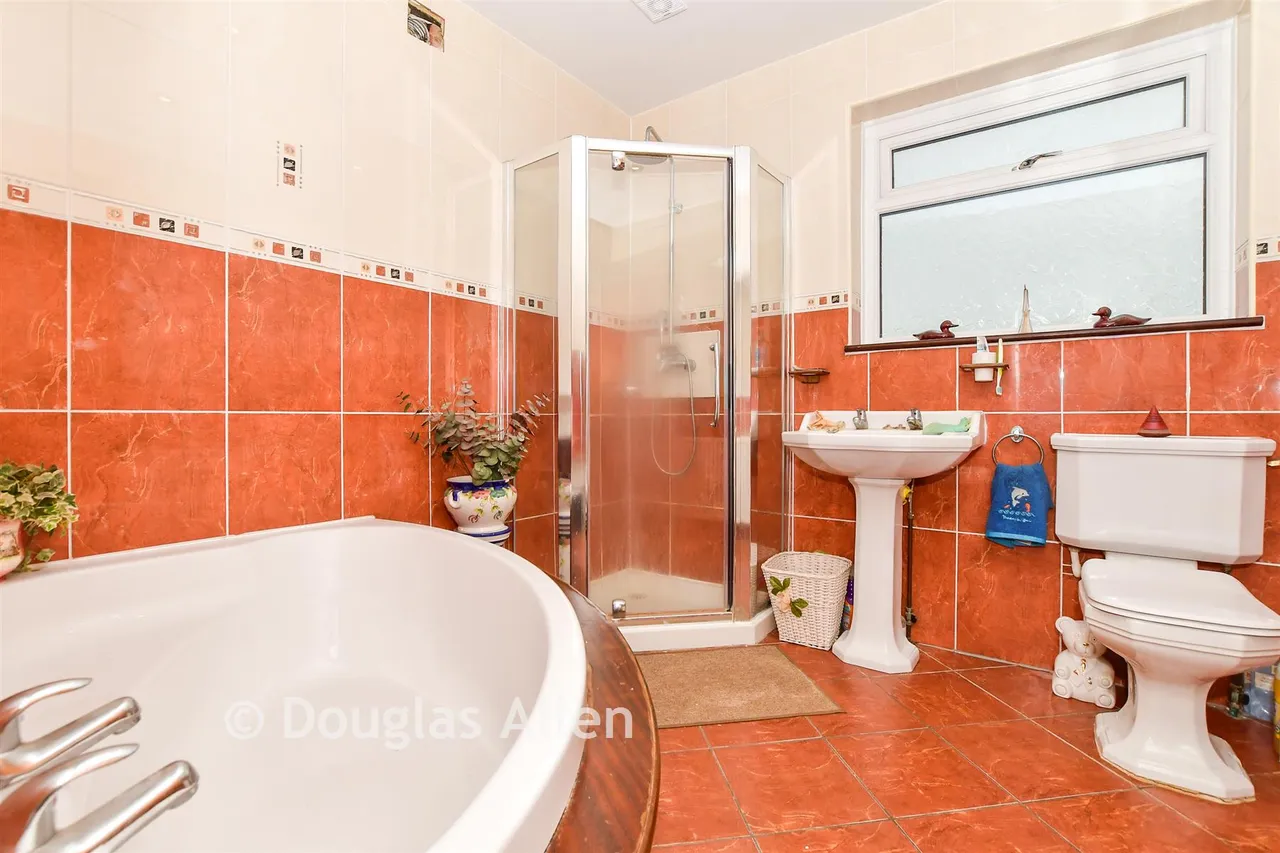 Elmhurst Drive, Hornchurch, RM11, photo 11