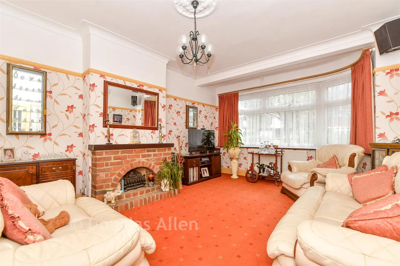 Elmhurst Drive, Hornchurch, RM11, photo 4