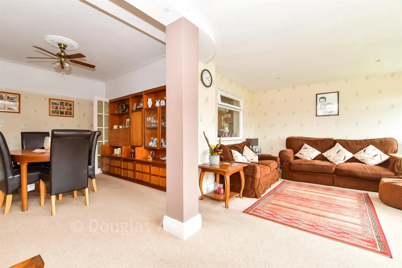 Elmhurst Drive, Hornchurch, RM11, photo 5