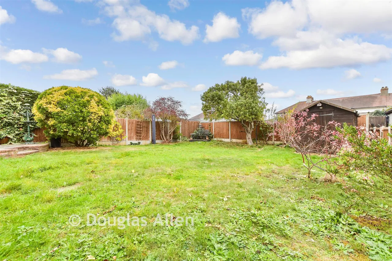 Elmhurst Drive, Hornchurch, RM11, photo 10