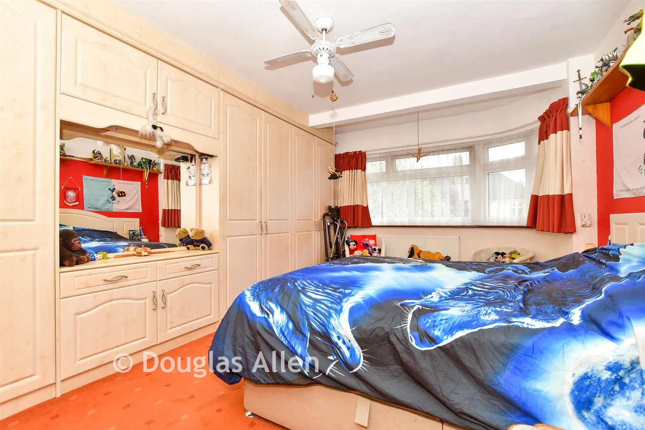 Elmhurst Drive, Hornchurch, RM11, photo 13