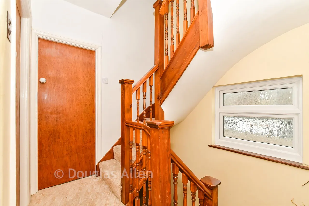 Elmhurst Drive, Hornchurch, RM11, photo 14