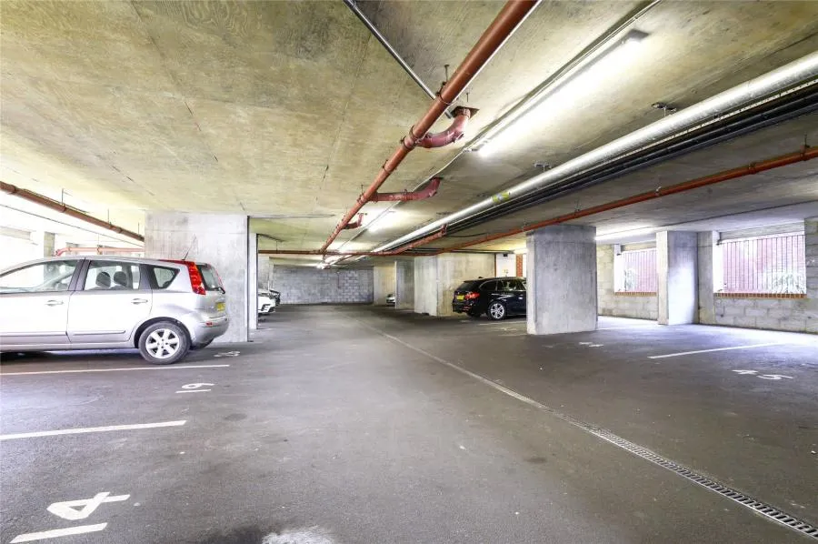 Gleneagle Road, London, SW16, photo 11