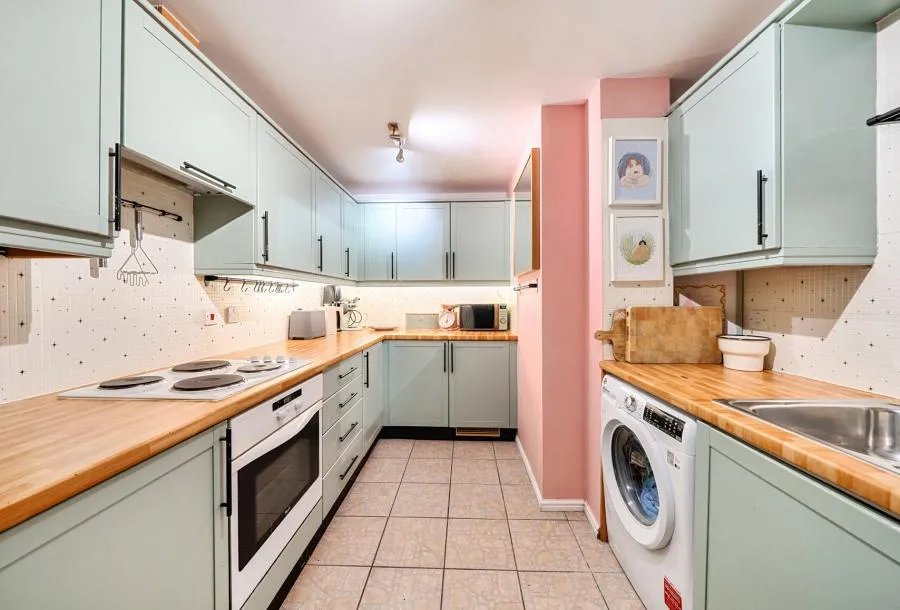Gleneagle Road, London, SW16, photo 2