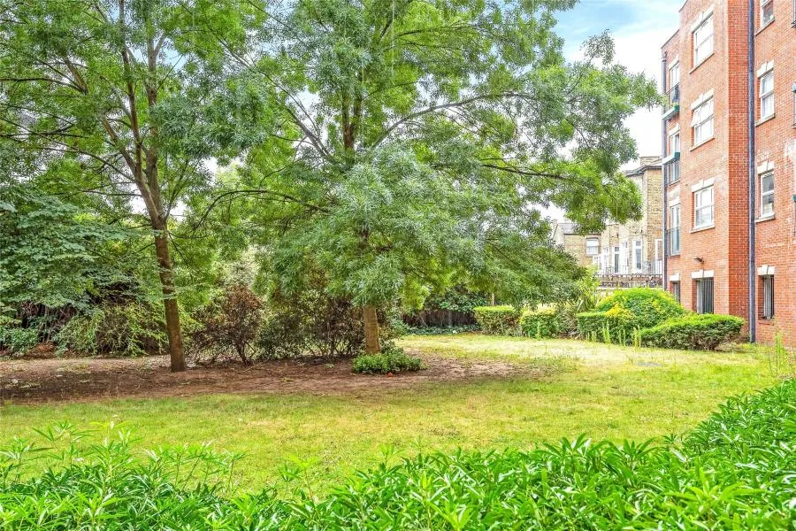 Gleneagle Road, London, SW16, photo 10