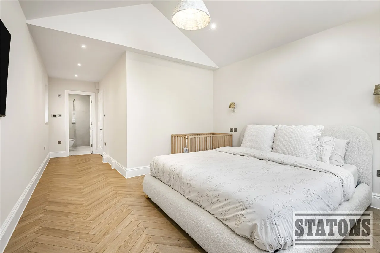 Prince George Avenue, London, N14, photo 14