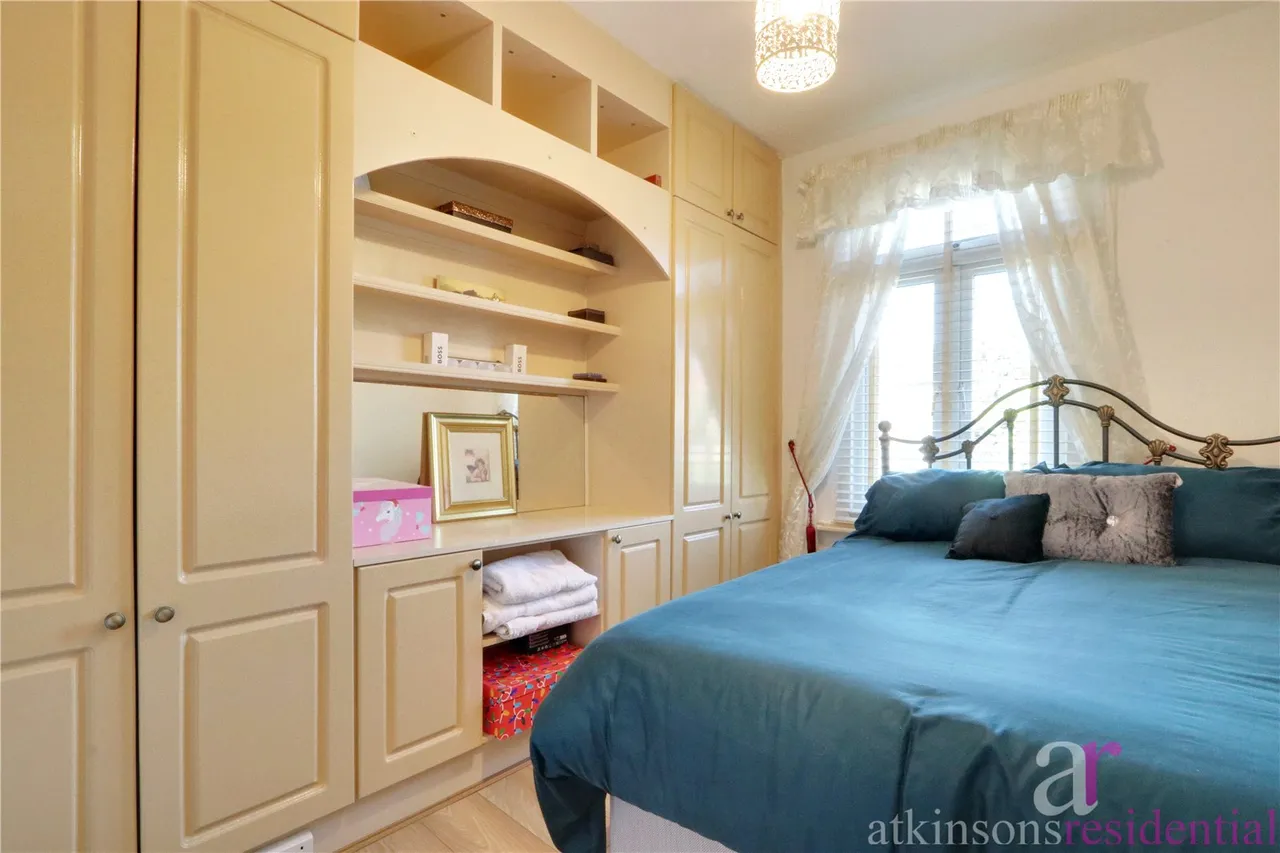 Brigadier Avenue, Enfield, EN2, photo 15