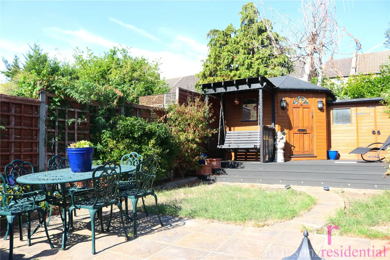 Brigadier Avenue, Enfield, EN2, photo 3