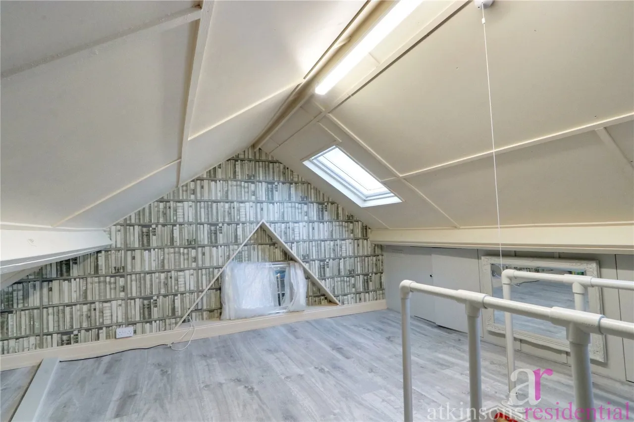 Brigadier Avenue, Enfield, EN2, photo 17