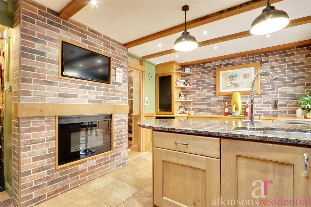 Brigadier Avenue, Enfield, EN2, photo 7