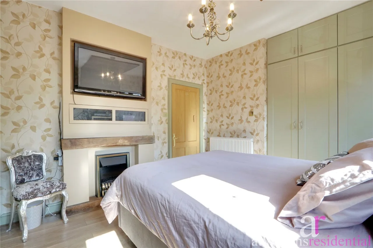 Brigadier Avenue, Enfield, EN2, photo 13