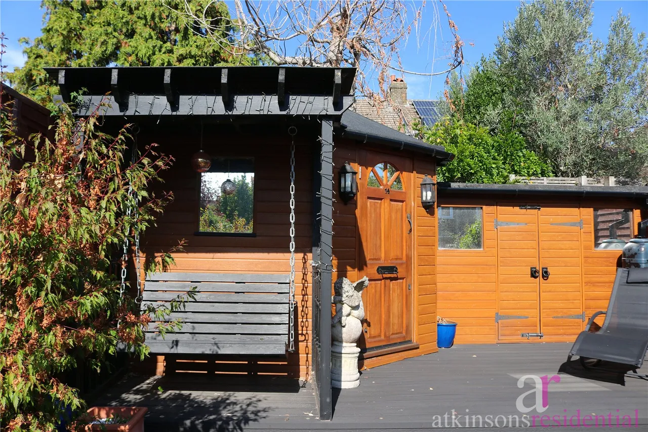 Brigadier Avenue, Enfield, EN2, photo 20