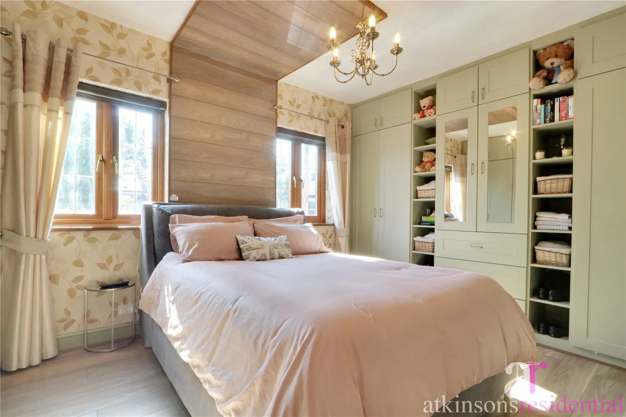 Brigadier Avenue, Enfield, EN2, photo 12