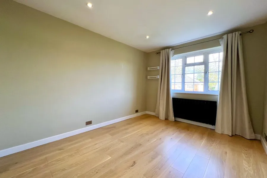 Crossacres, Woking, GU22, photo 9
