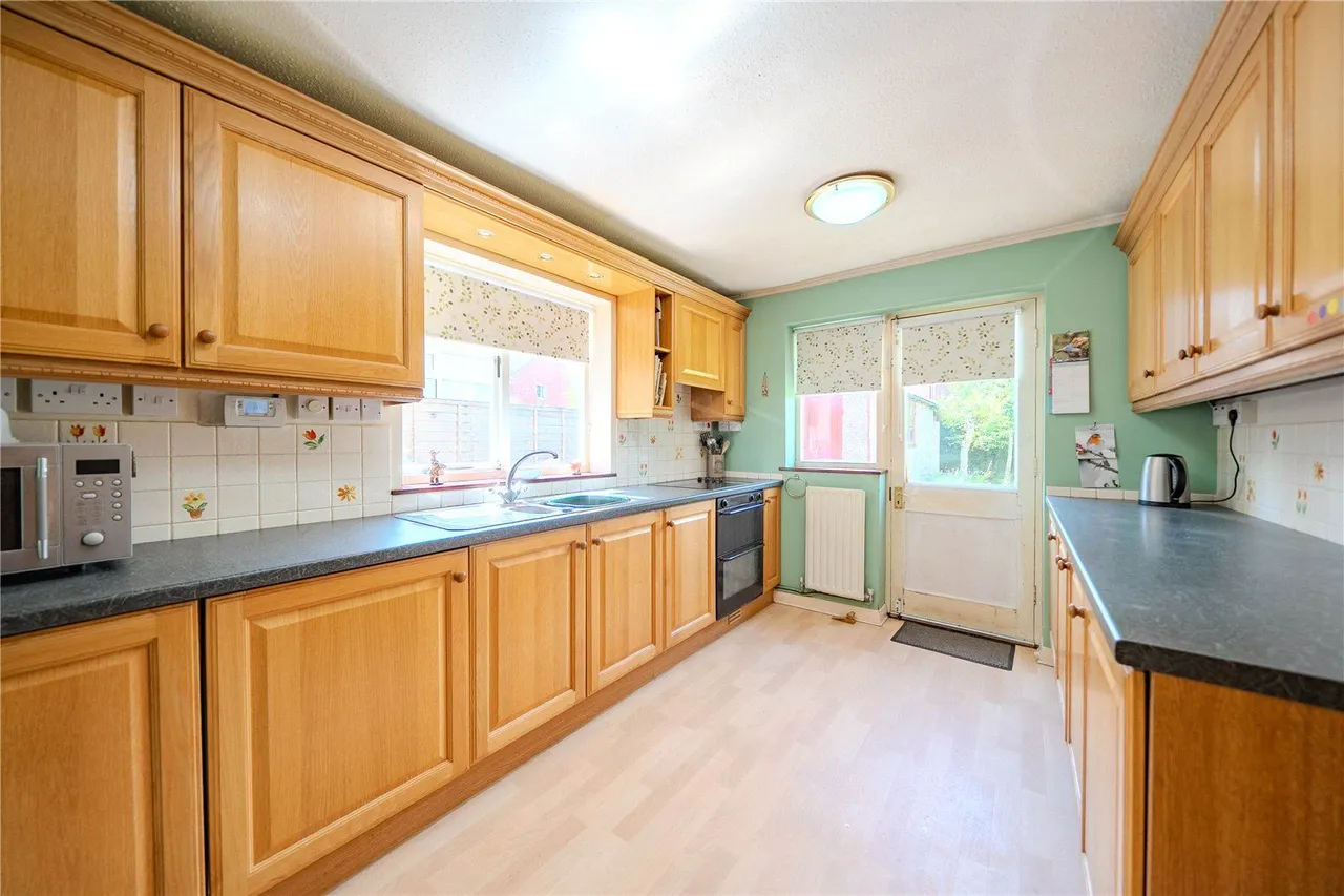 Wentworth Avenue, Leeds, LS17, photo 3