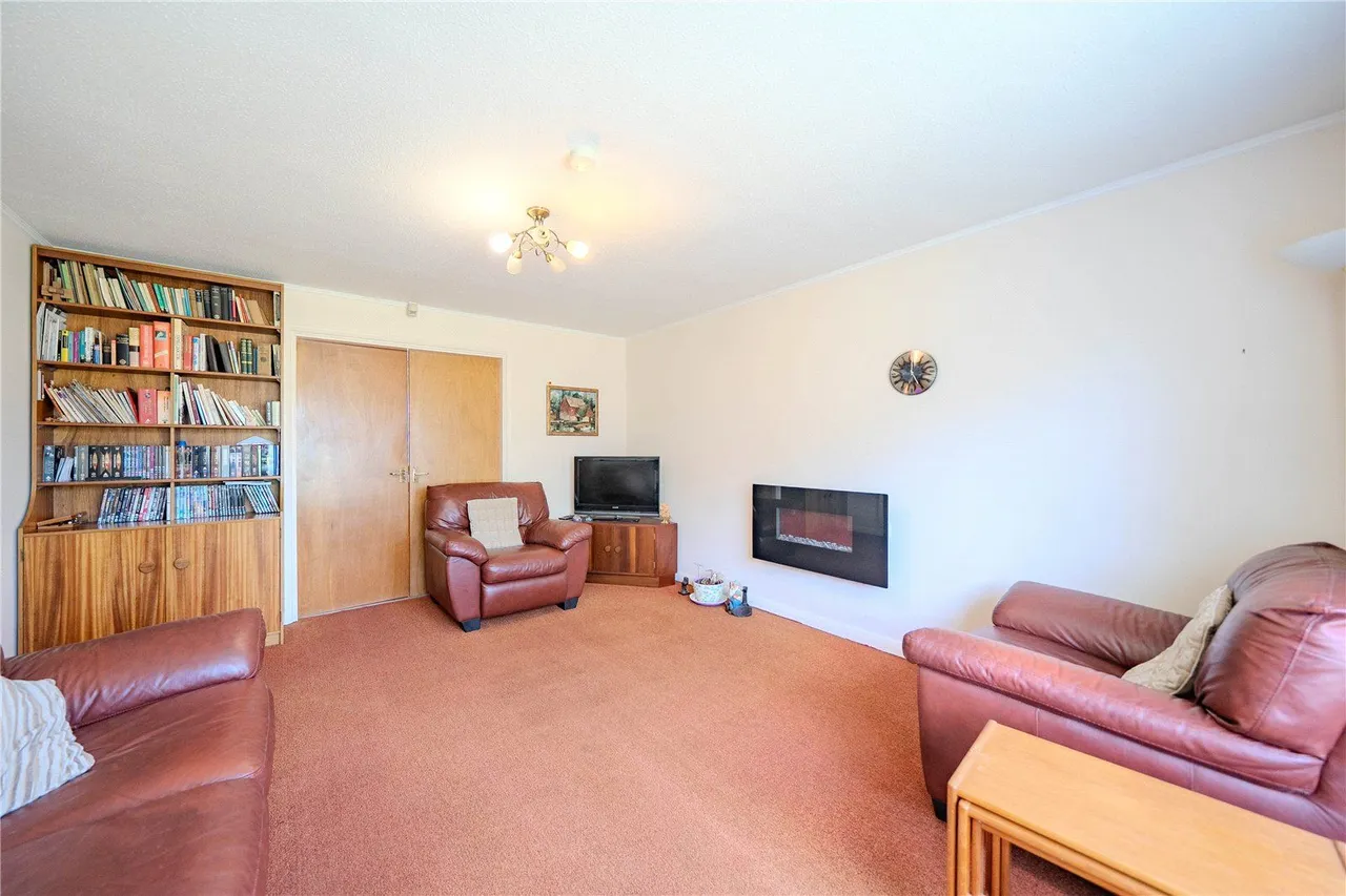 Wentworth Avenue, Leeds, LS17, photo 13