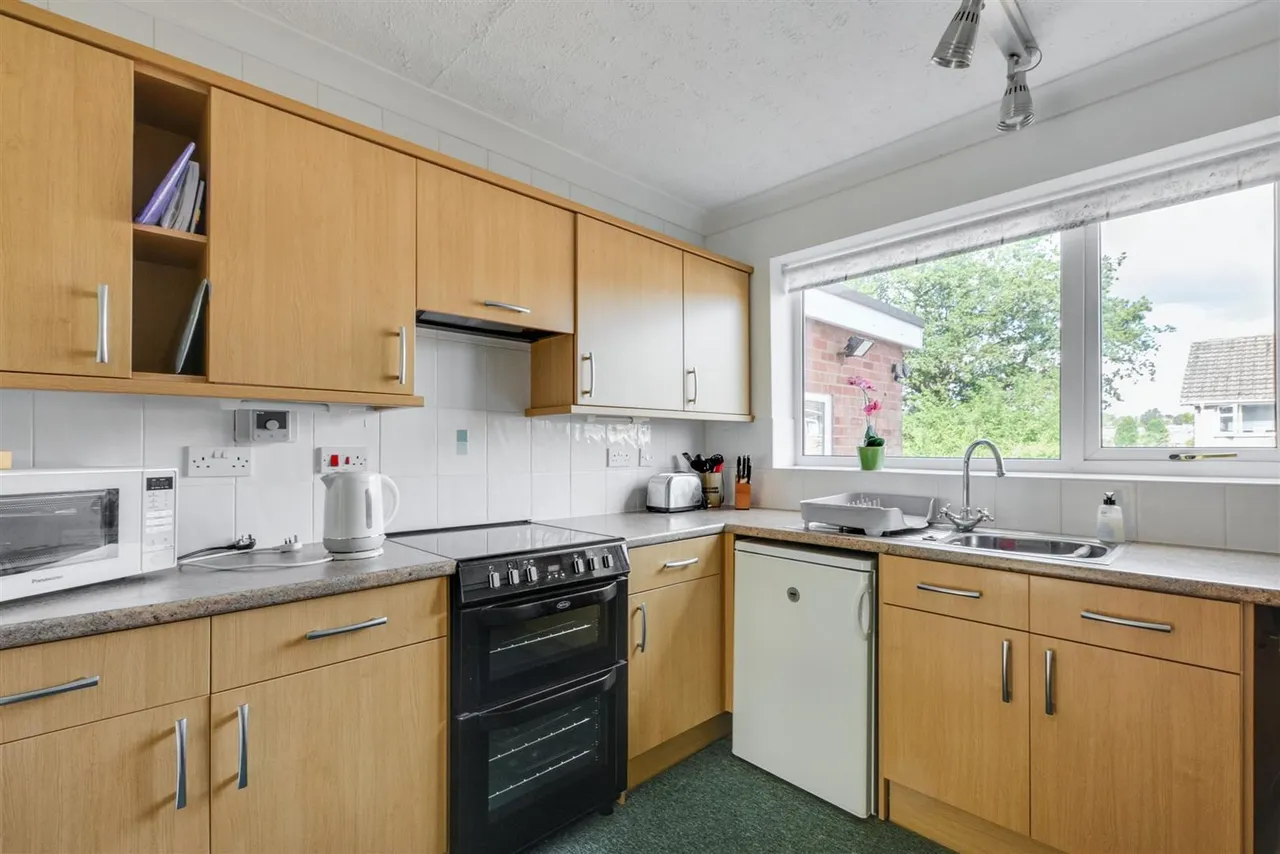 Belmont Close, Chilwell, NG9, photo 3