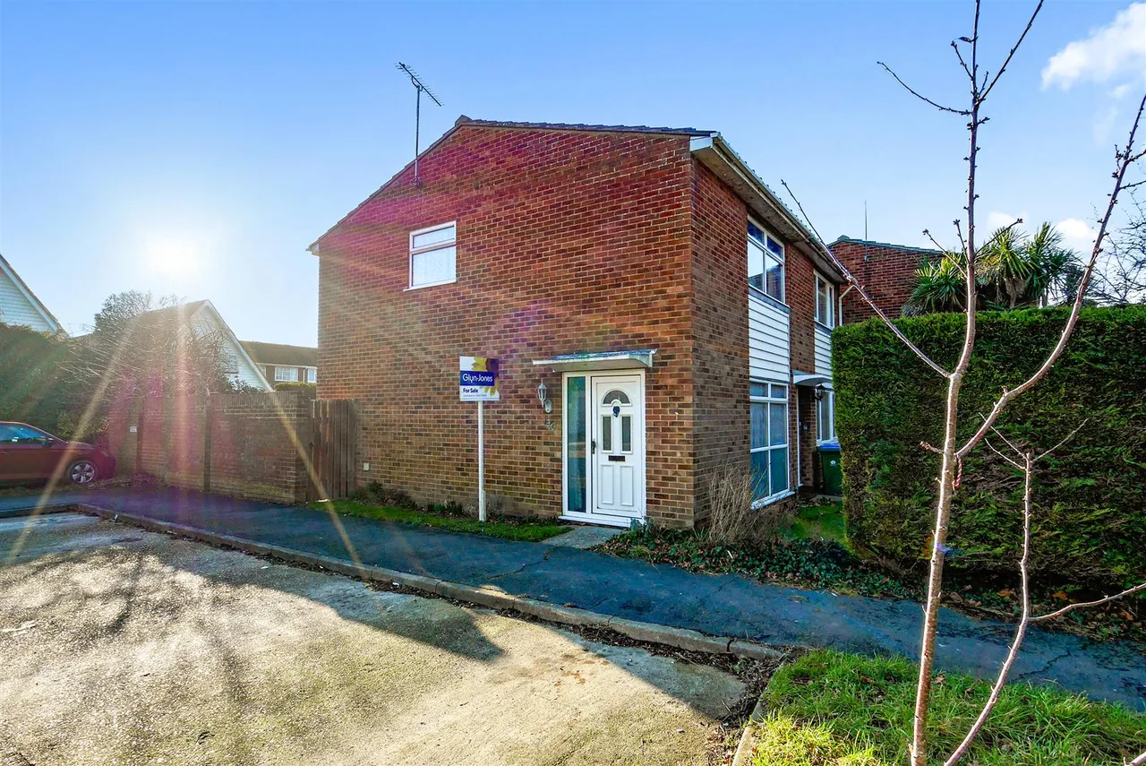 2 bed house for sale, Timberleys, Littlehampton