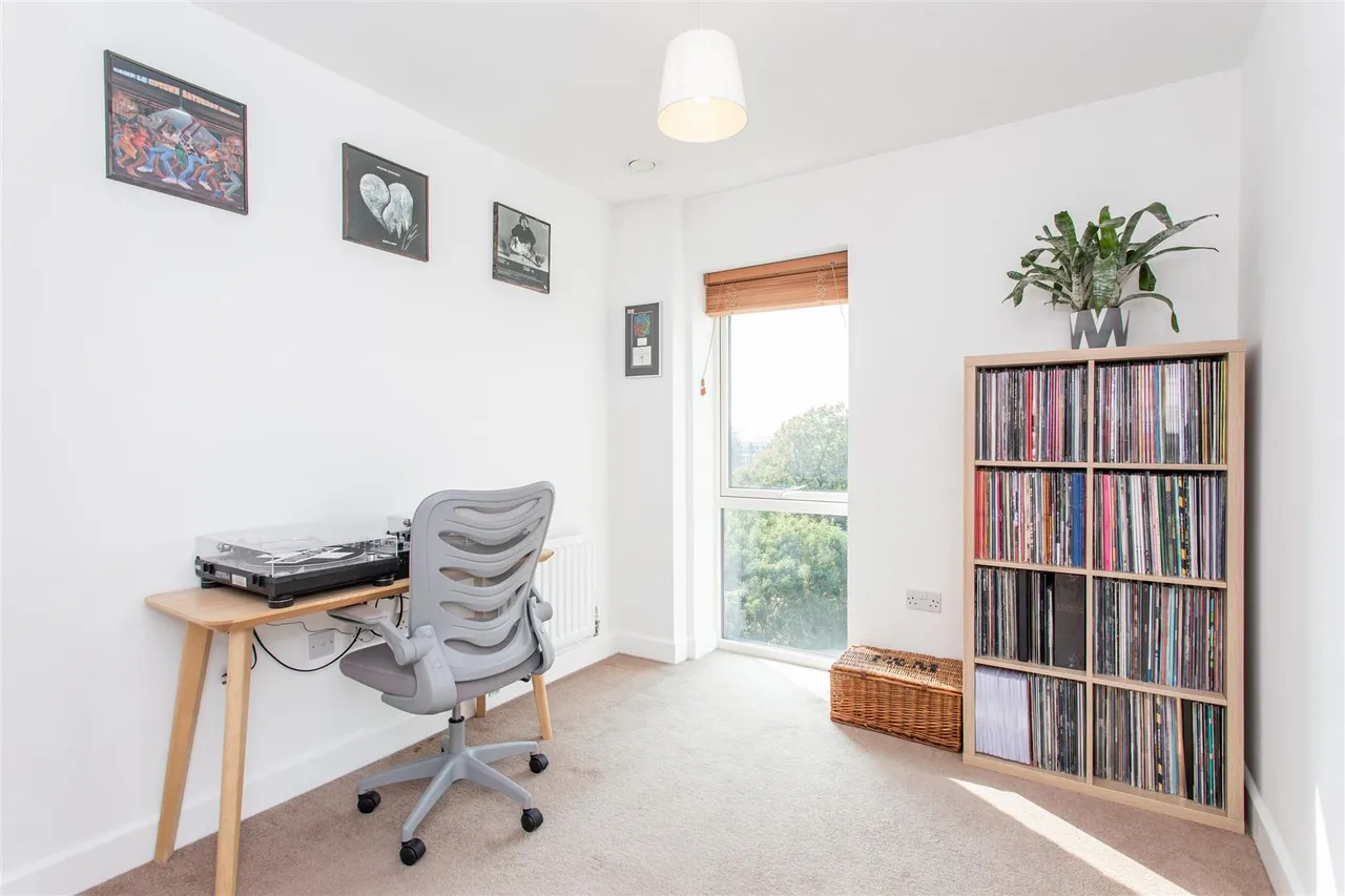 St. Clements Avenue, Mile End, photo 18