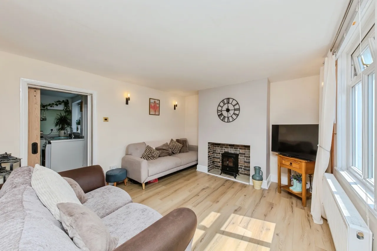 Nantwich Road, Audley, Stoke-on-Trent, Staffordshire, ST7, photo 2