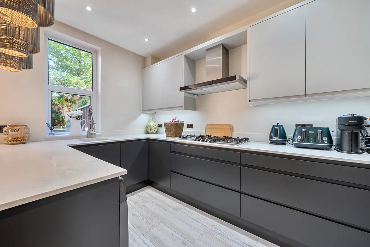 52a Priory Road, London, photo 2