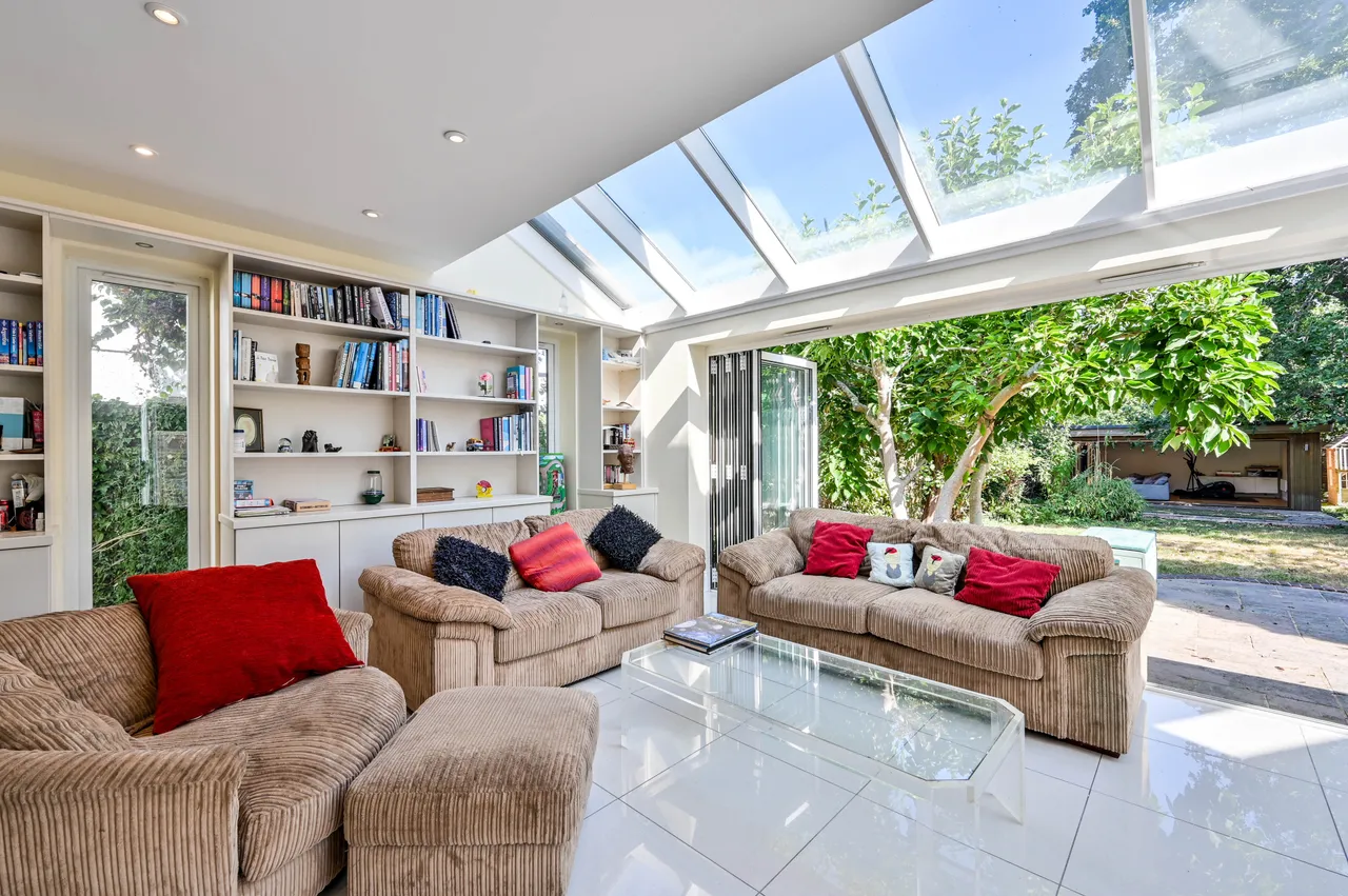 11 Clinton Avenue, East Molesey, photo 10