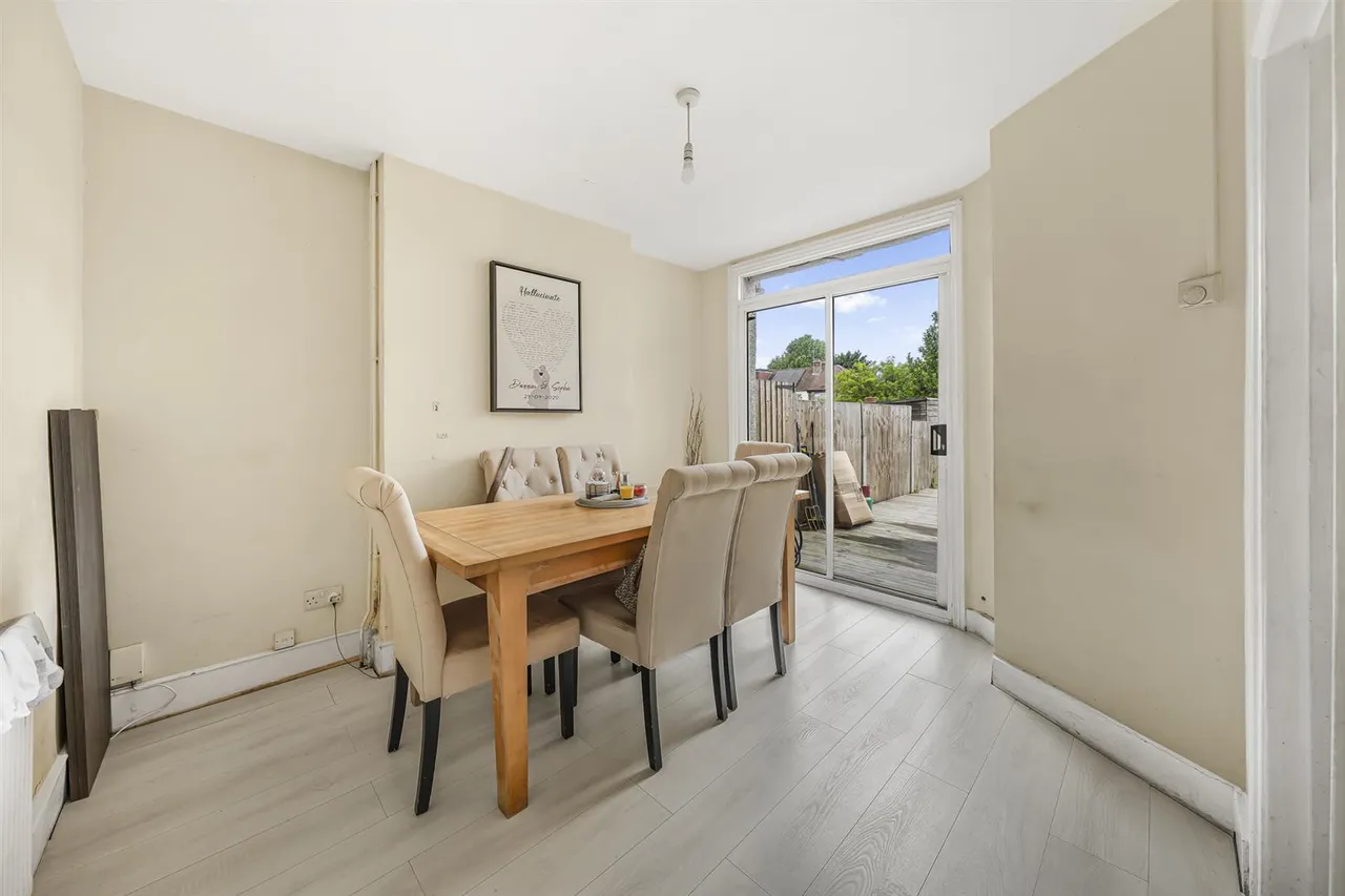 Hall Lane, Chingford, E4 8EU, photo 7