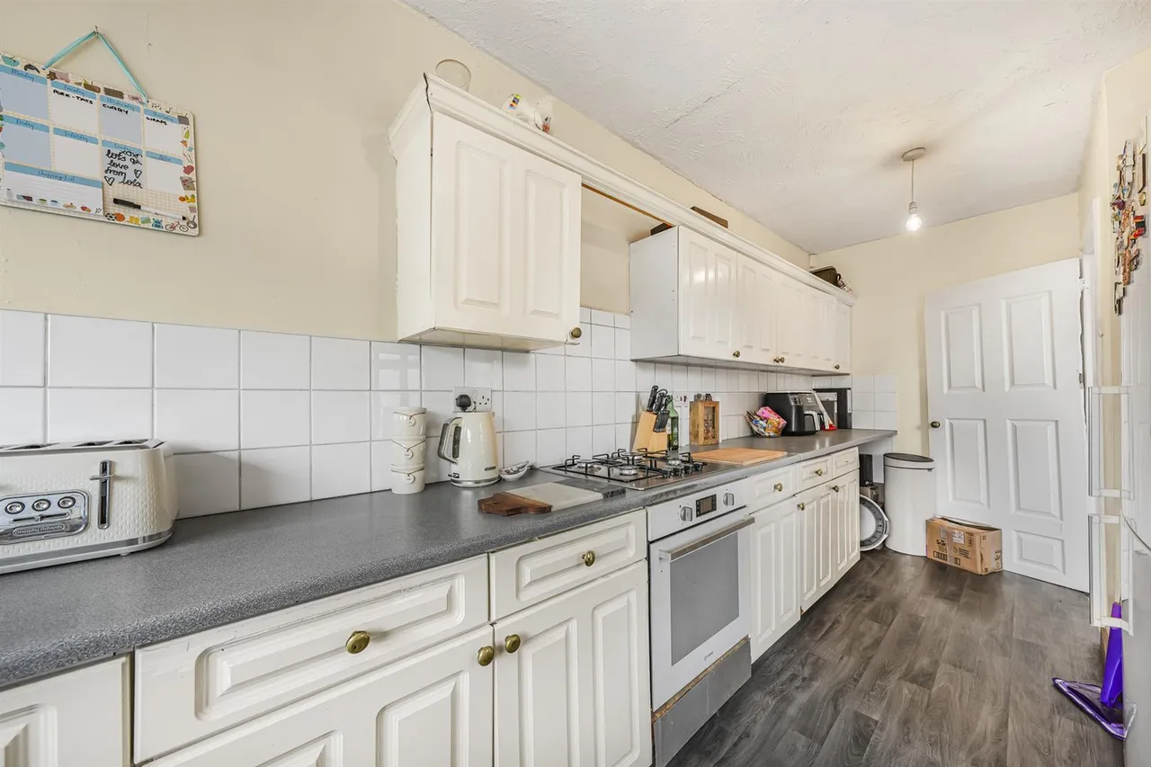 Hall Lane, Chingford, E4 8EU, photo 5