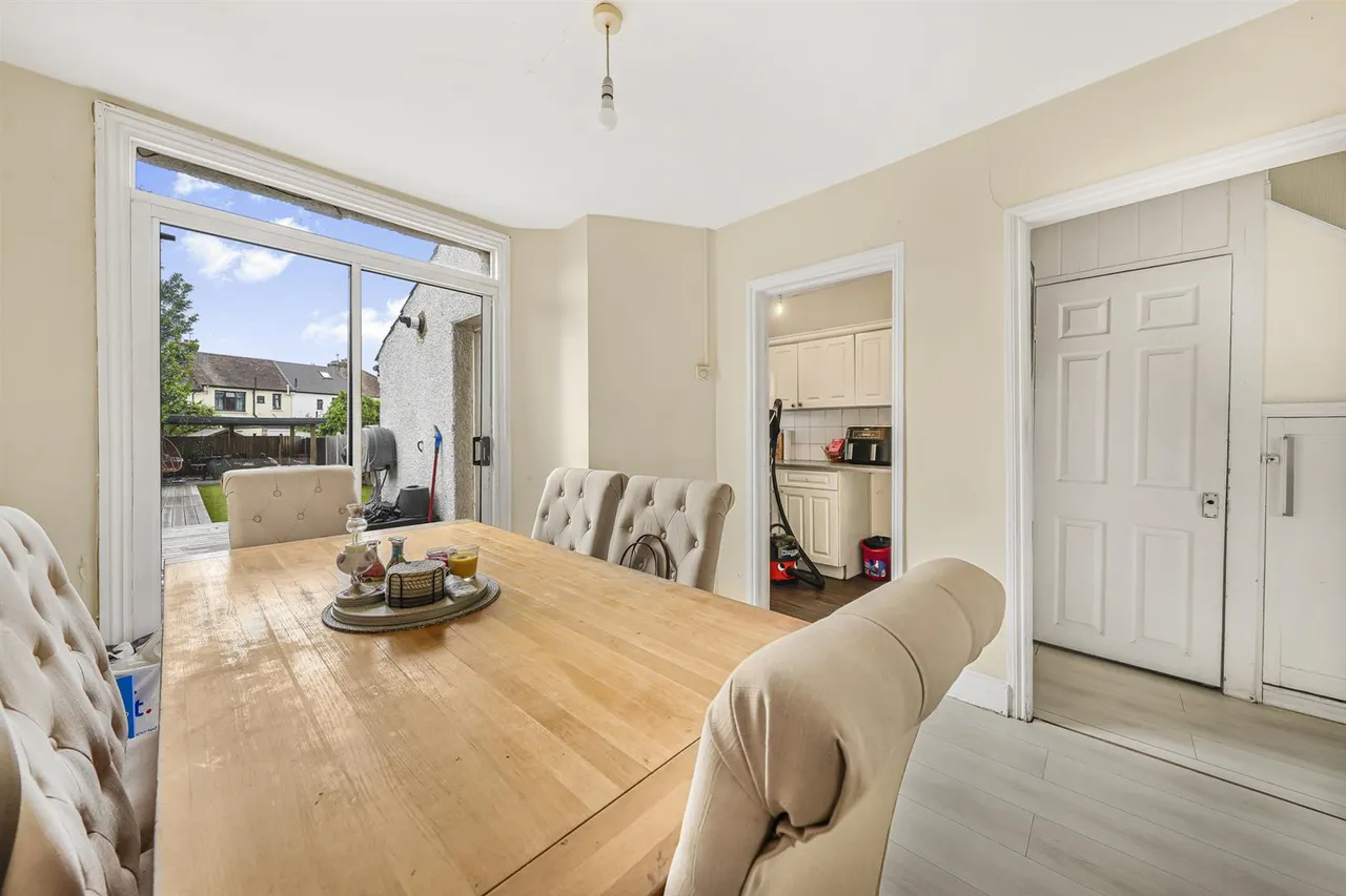 Hall Lane, Chingford, E4 8EU, photo 6
