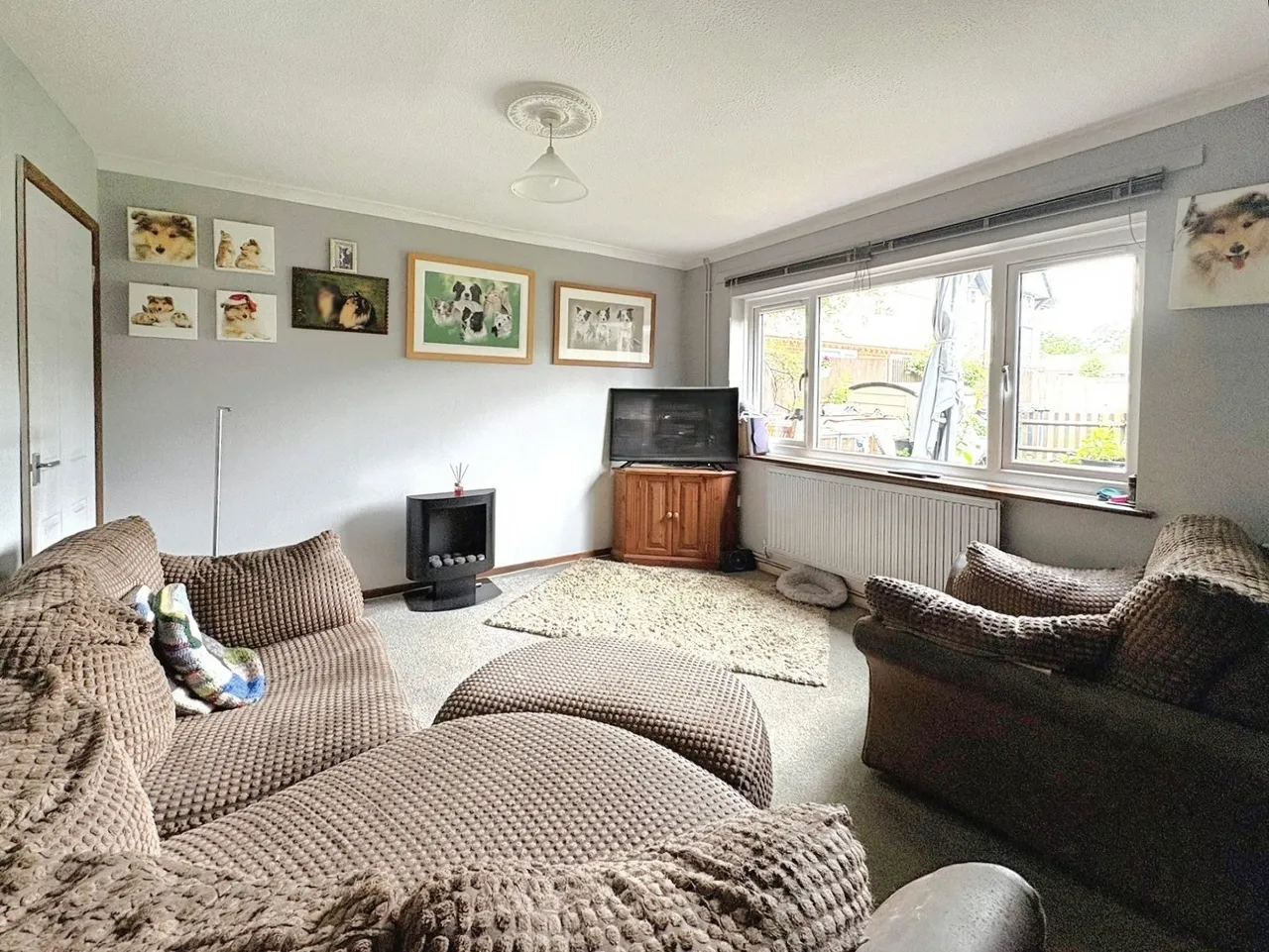 Chester Way, Tongham, Surrey, GU10 1EJ, photo 2