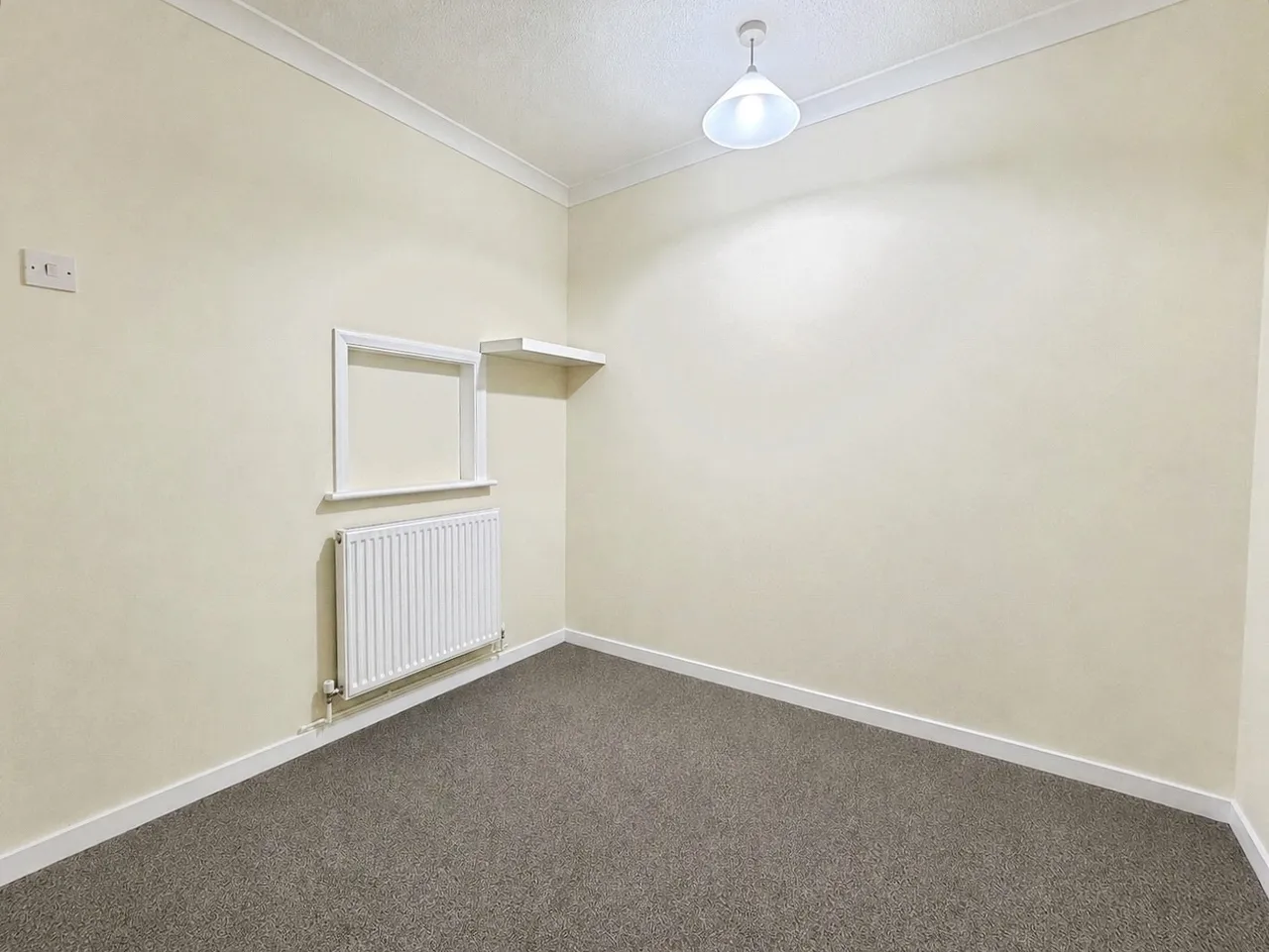 Chester Way, Tongham, Surrey, GU10 1EJ, photo 9