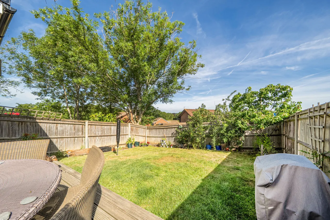 2 Ashbury Crescent, Guildford, photo 10