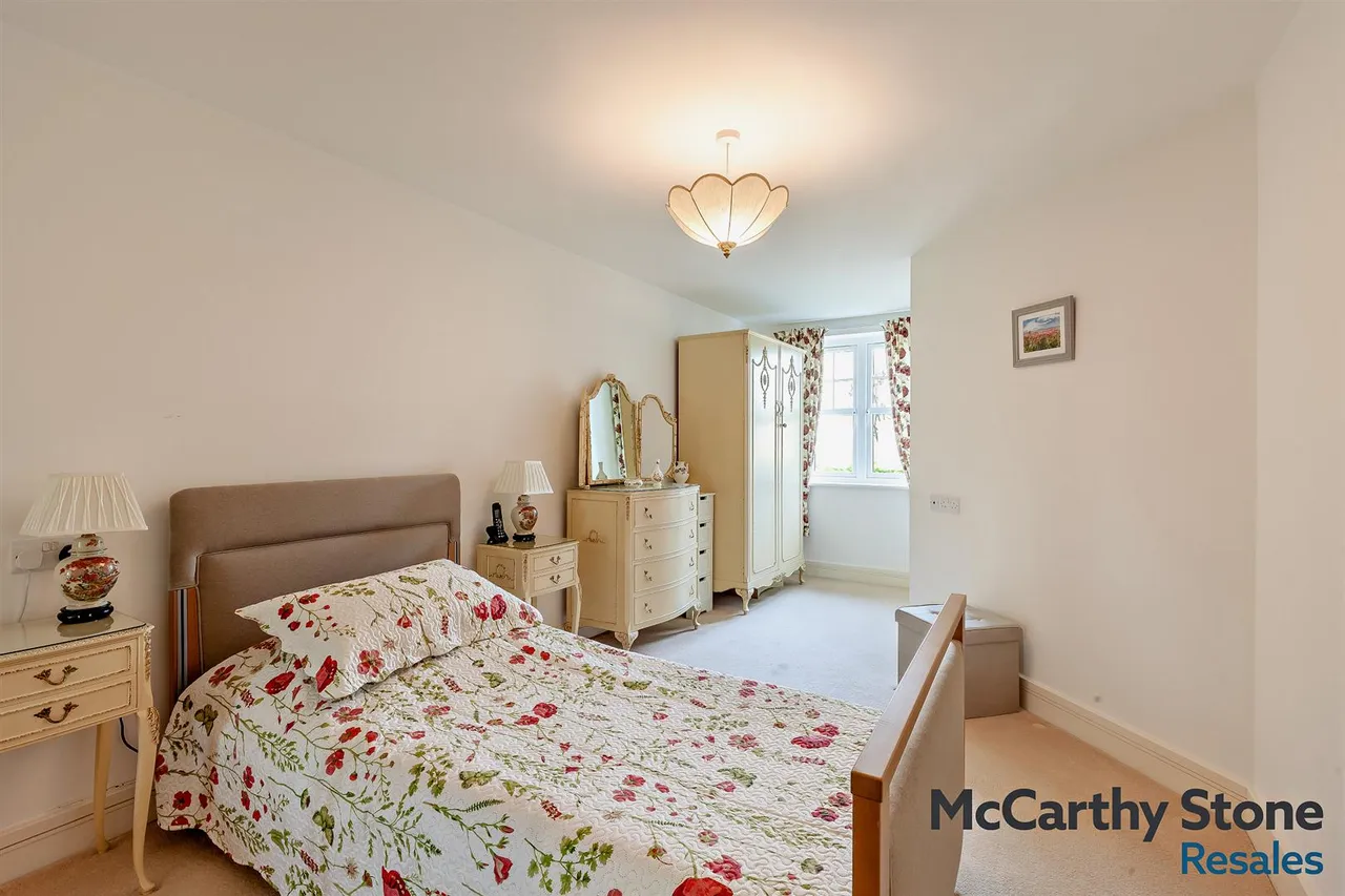High Street, Epping, CM16, photo 4
