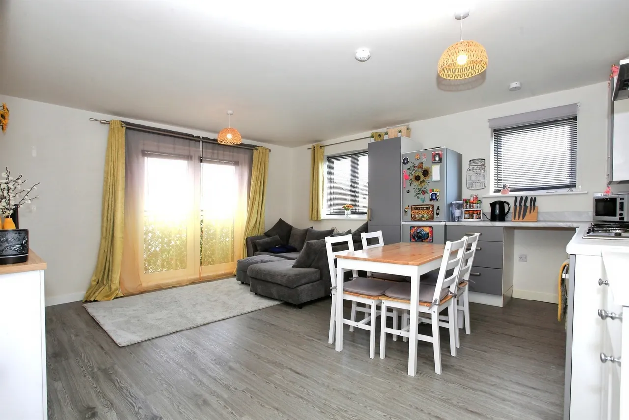 2 bed flat for sale, Porter Avenue, Peterborough, PE4