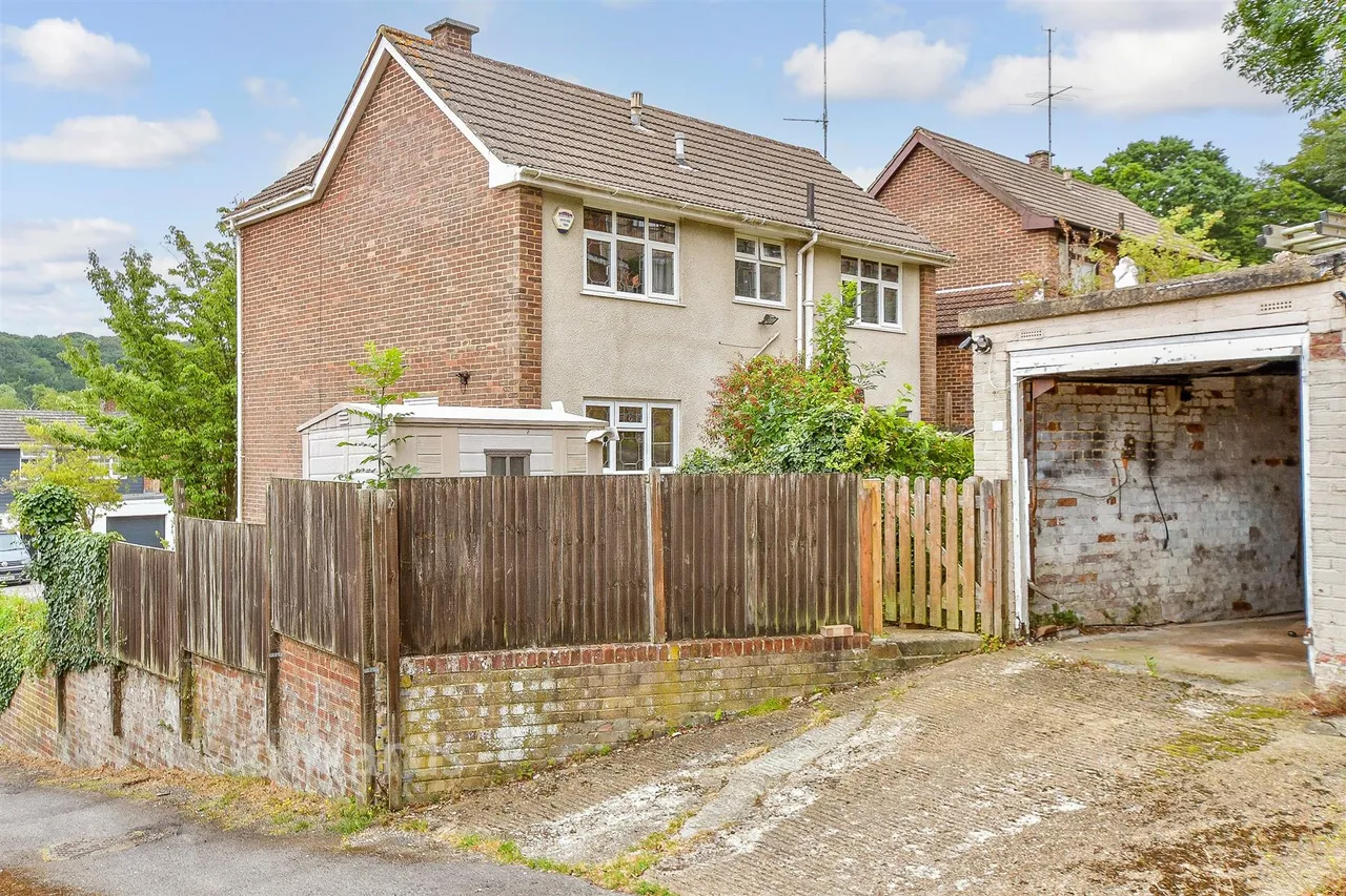 Sherwood Avenue, Walderslade, ME5, photo 2