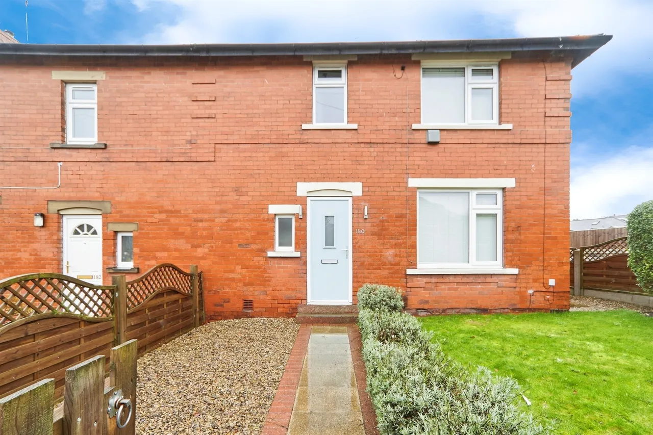 2 bed house for sale — Low Lane, Horsforth, Leeds