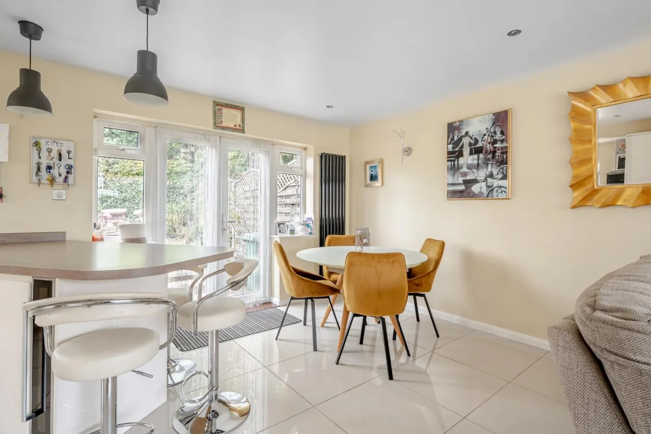 Greystones Close, Aberford, LS25, photo 5