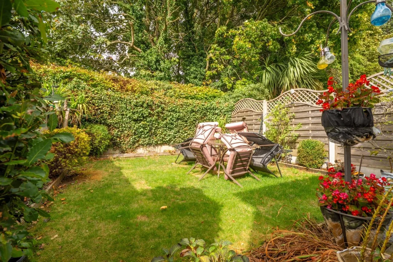 Greystones Close, Aberford, LS25, photo 14