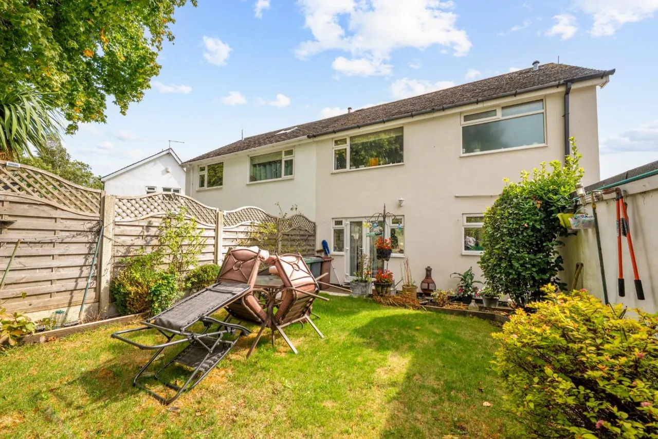 Greystones Close, Aberford, LS25, photo 16