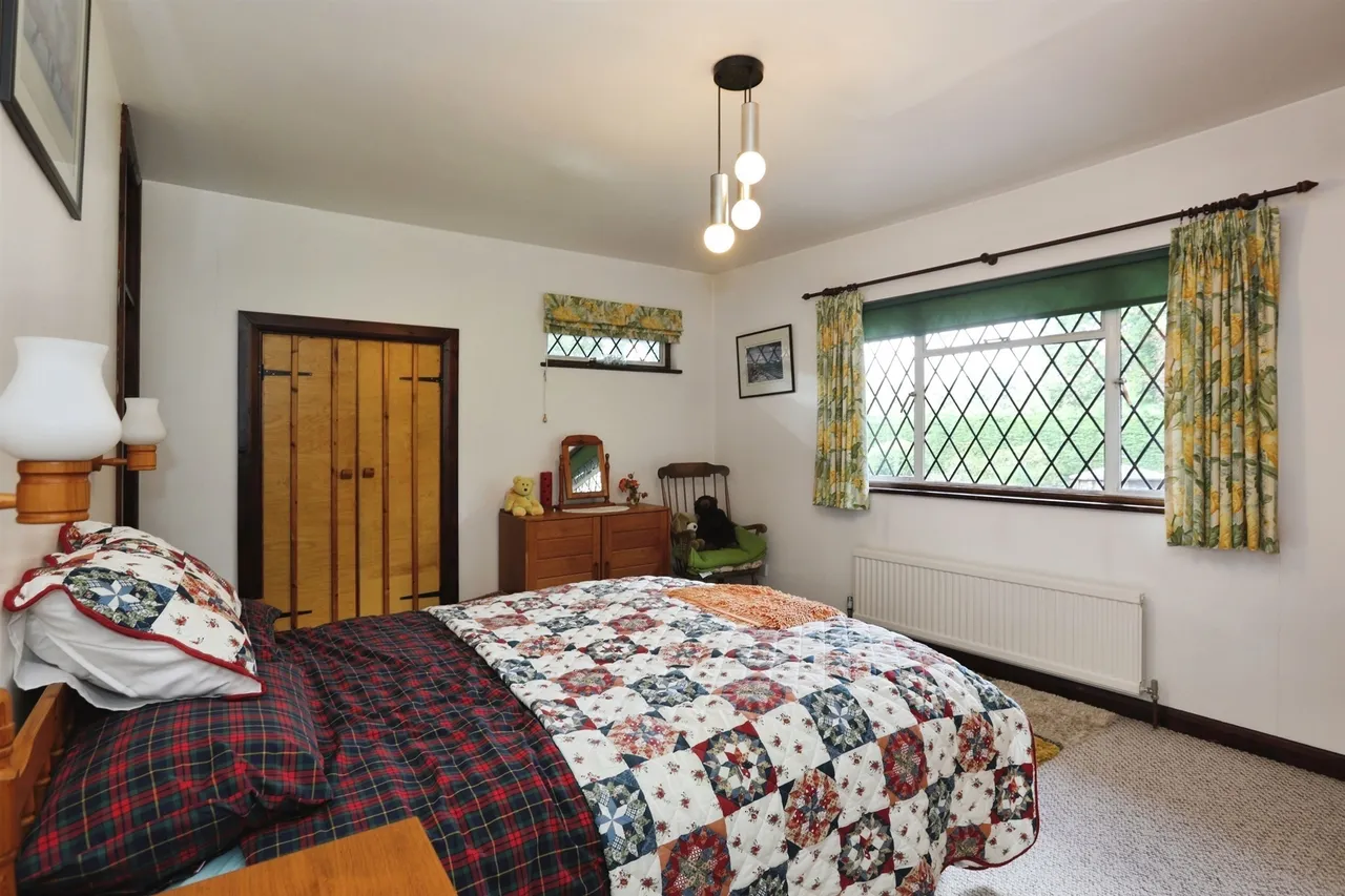 Domewood, Copthorne, RH10, photo 22